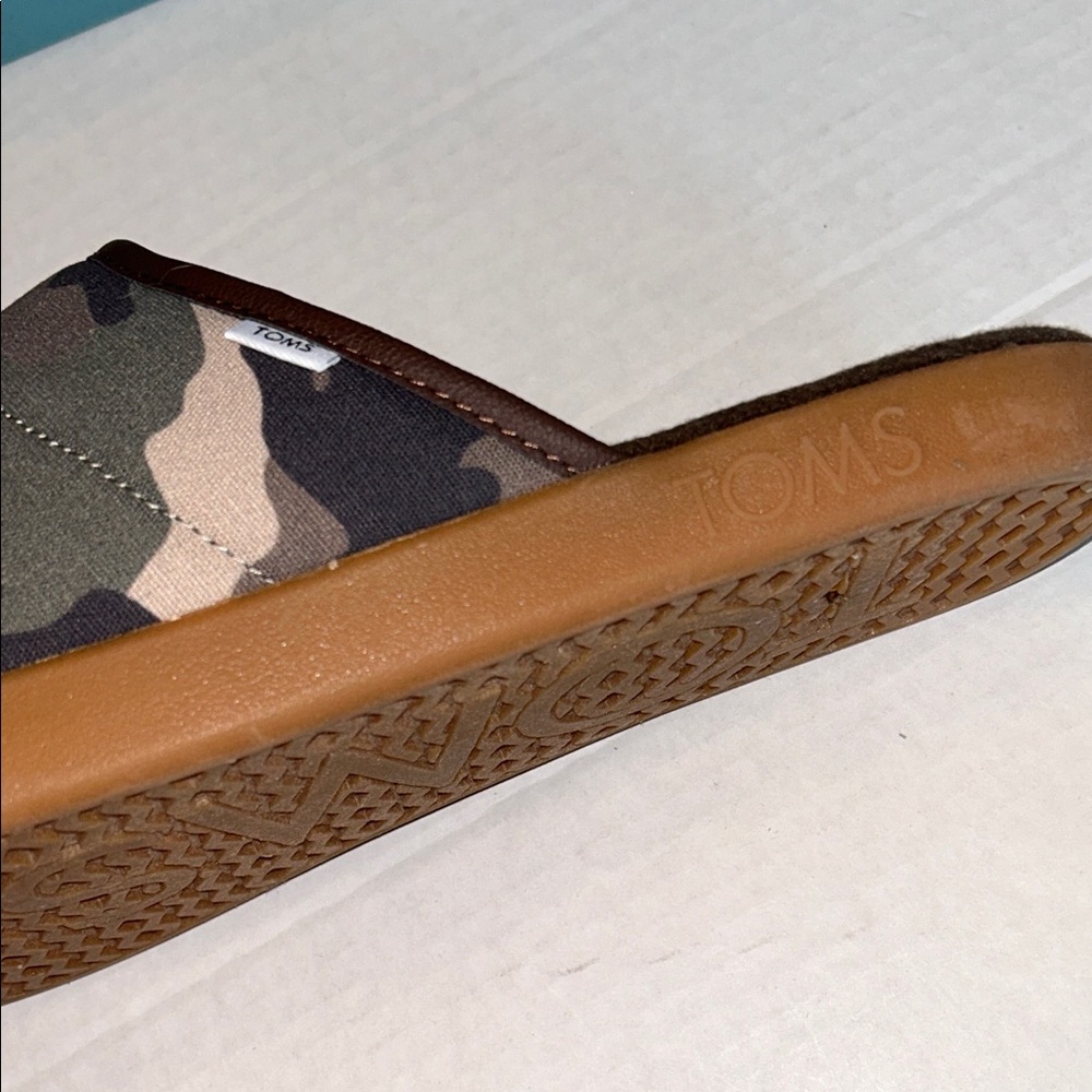 Toms Men’s Harbor slip ons. - Picture 7 of 10